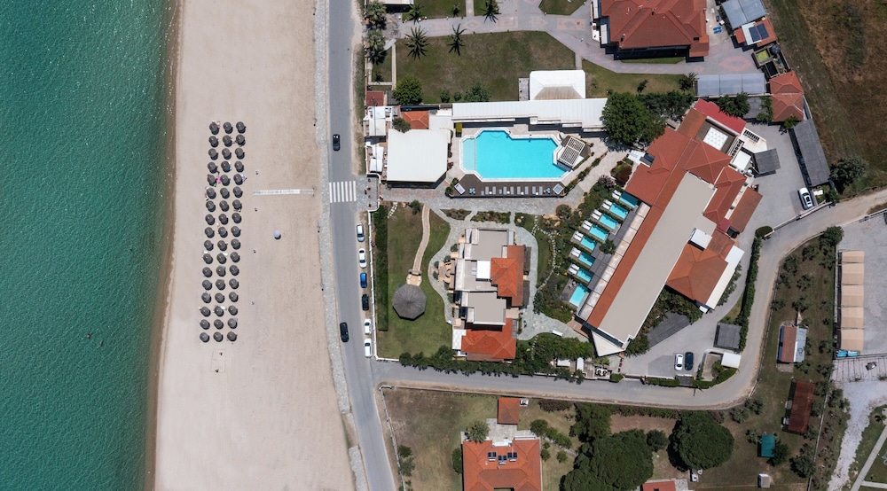 ANTIGONI BEACH HOTEL 74/85