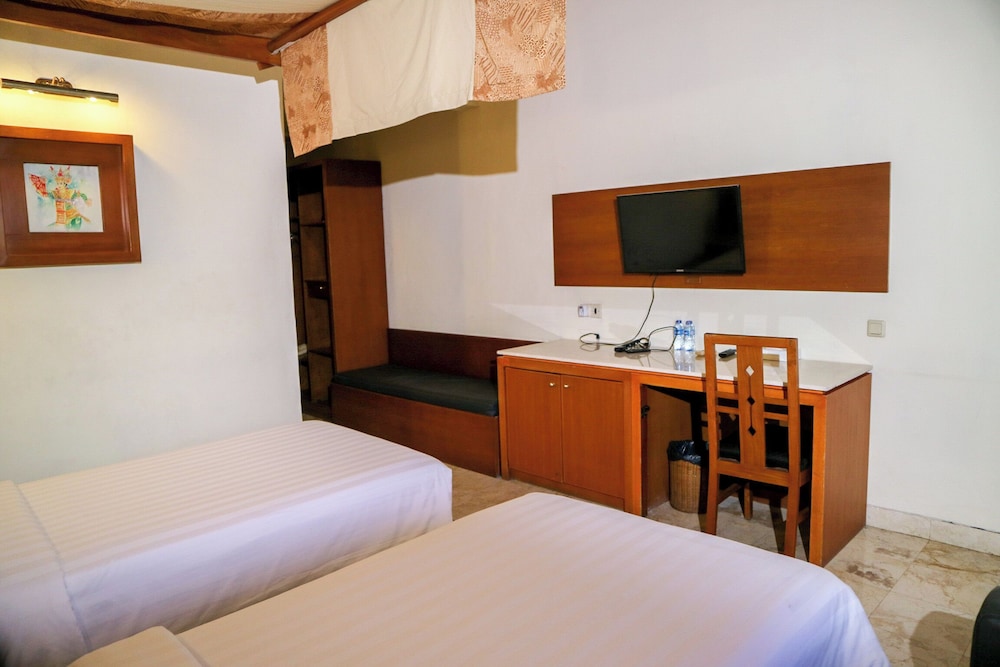 The Lagoon Bali Pool Hotel and Suites 15/50