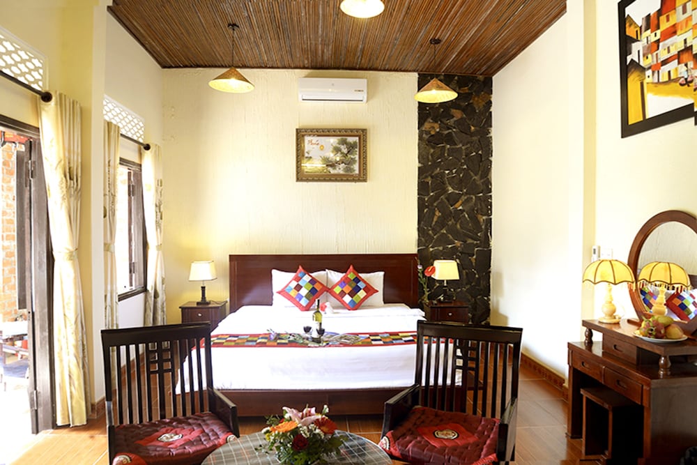 1 BEDROOM, BUNGALOW, GARDEN VIEW