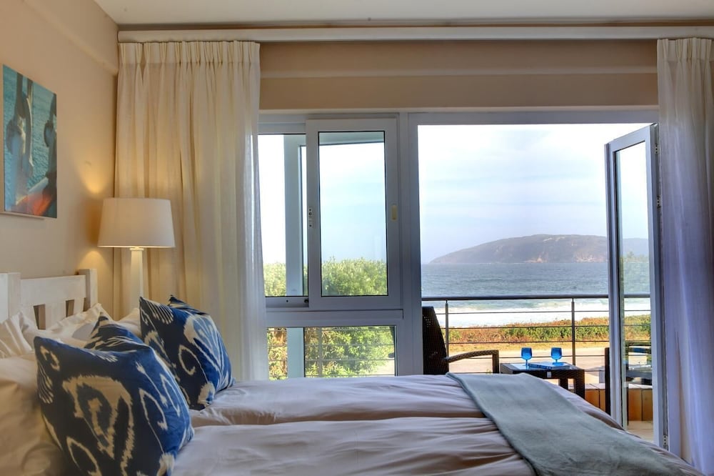 Periwinkle Guest Lodge 12/41
