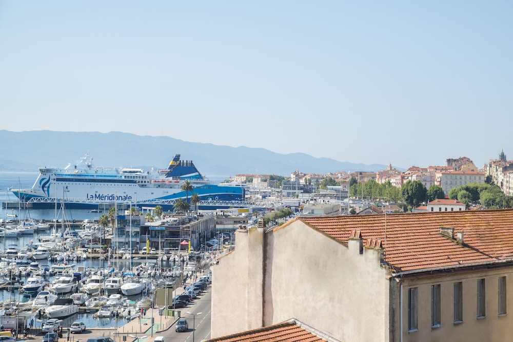 Mercure Ajaccio Centre 34/76