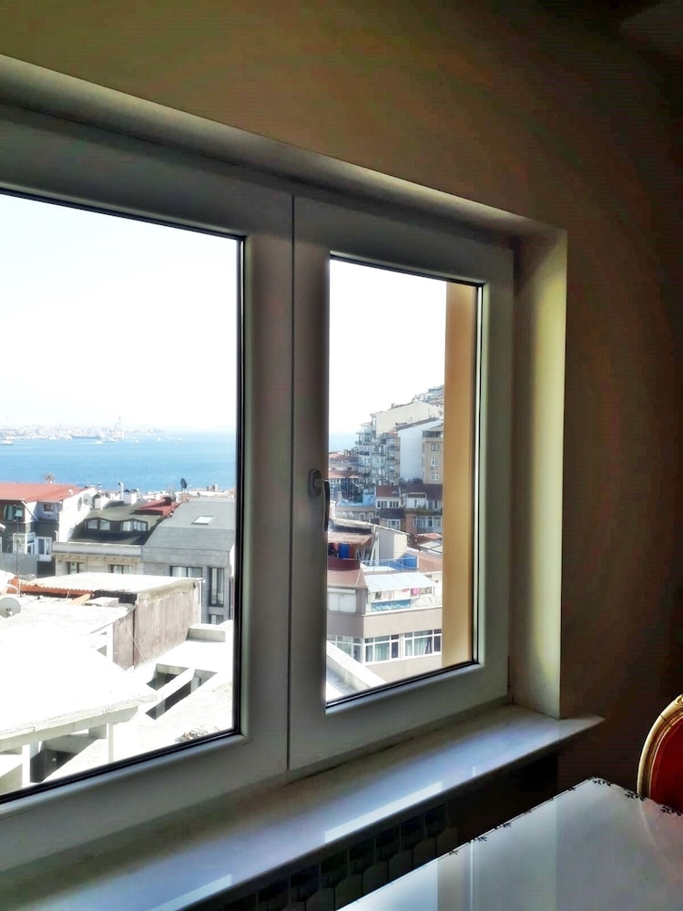 Lir Residence Suites 19/43