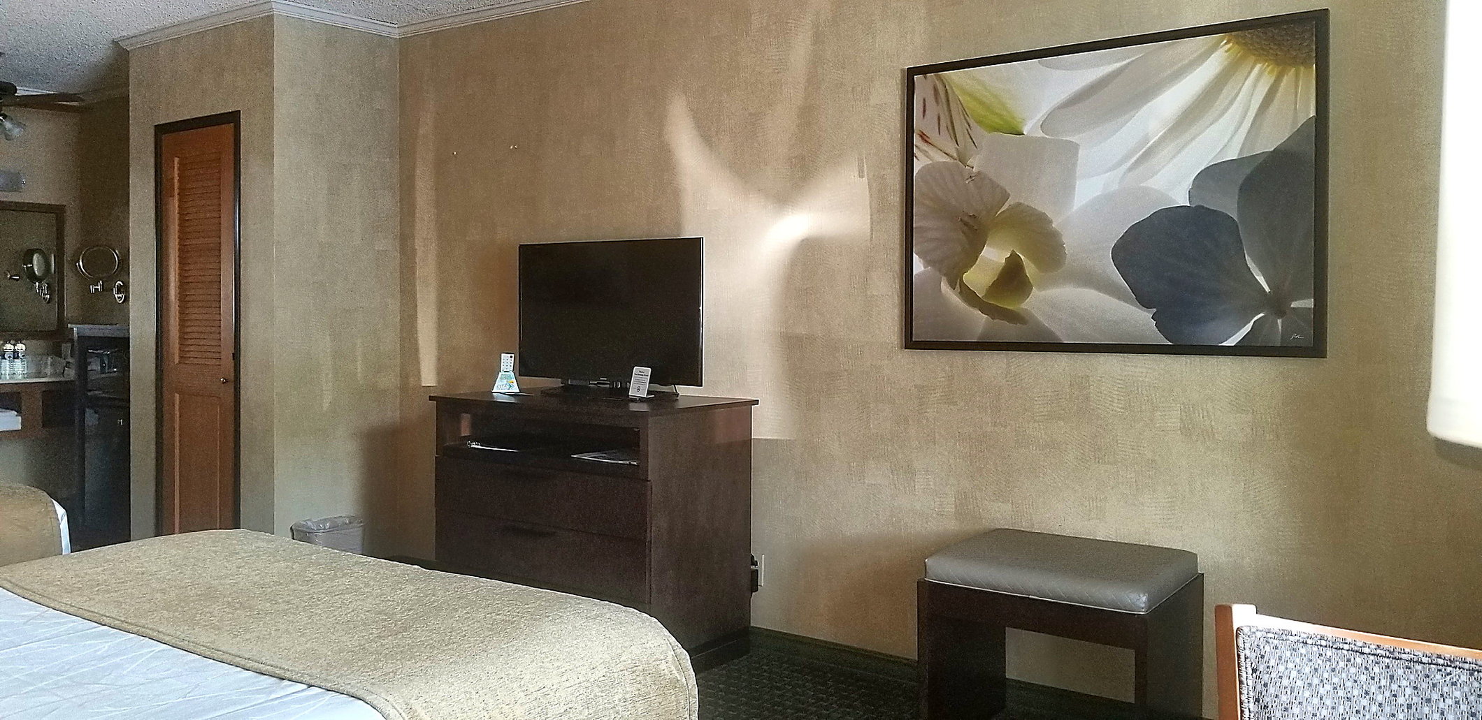 Best Western Plus Black Oak 54/76