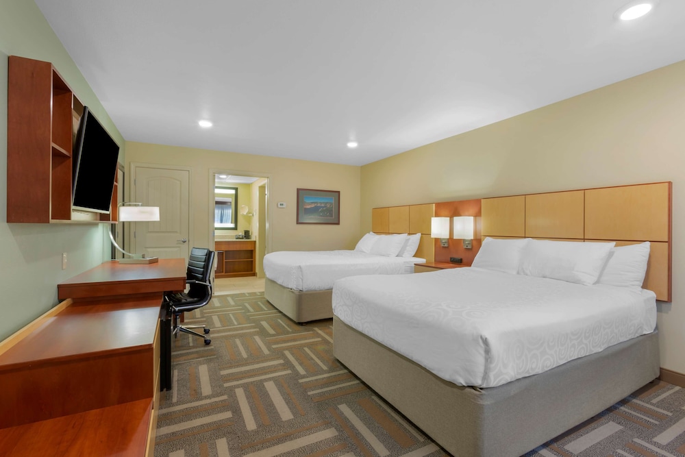 Best Western Plus Clocktower Inn 17/25