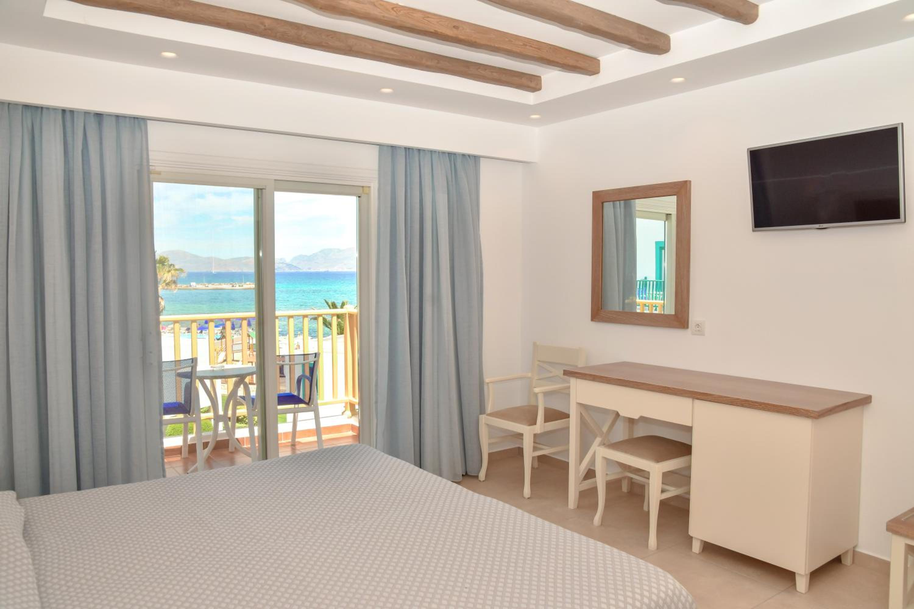 Room, Double or Twin Bed, Sea View