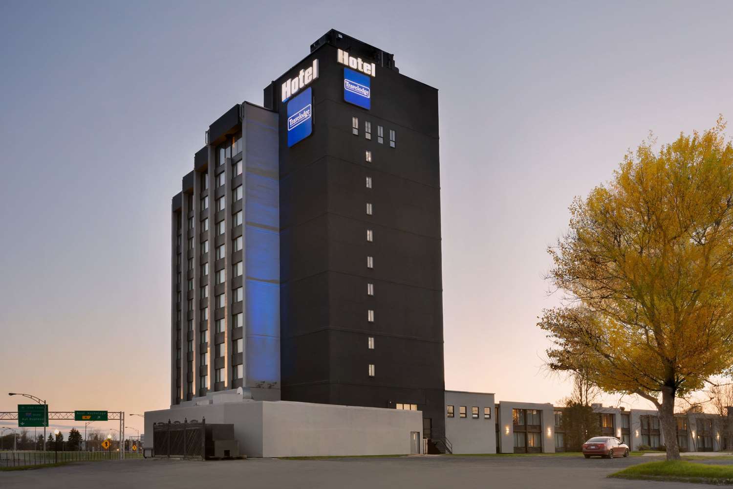 Travelodge by Wyndham Hotel & Convention Centre Quebec City 2/41