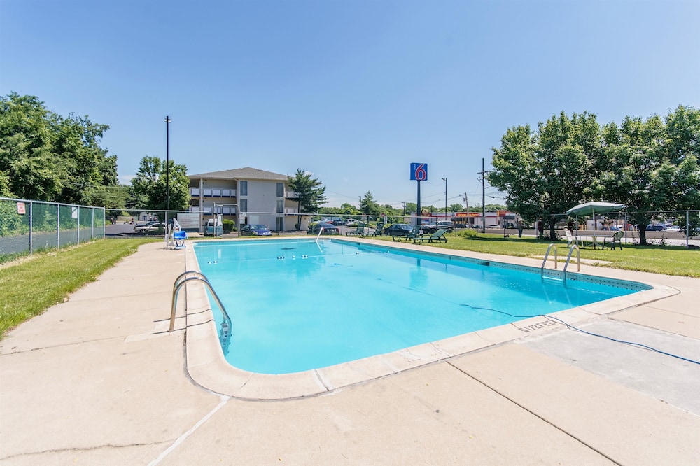 Rodeway Inn Brooklawn, NJ 1/33