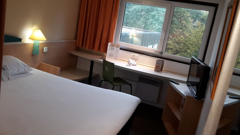 ibis Caen Porte d Angleterre 16/64