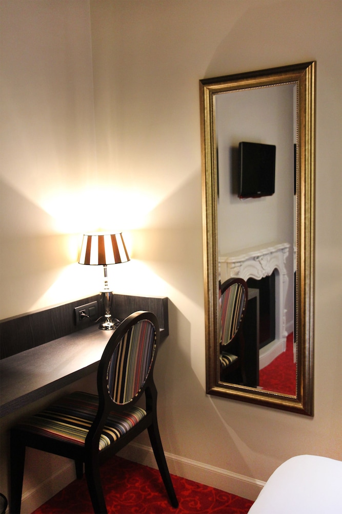 Hotel Le Montmartre Saint Pierre 22/22