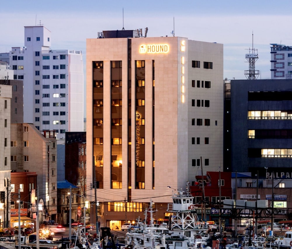 Bay Hound Hotel in BUSAN