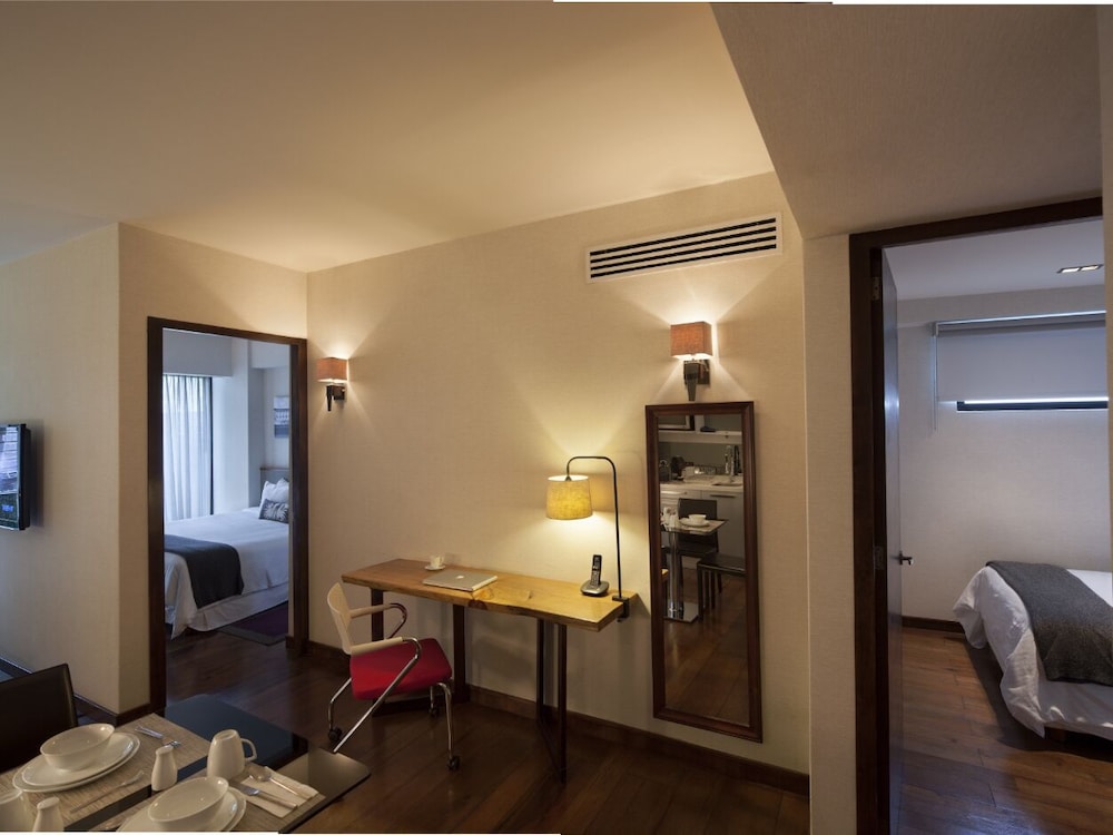 Las Suites 34/67