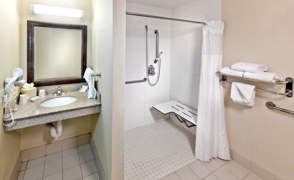 Hilton Garden Inn Ontario/Rancho Cucamonga 23/49