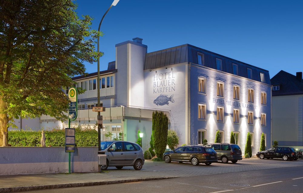 Hotel Blauer Karpfen 38/49