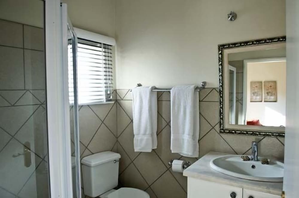 Villa Moringa Guesthouse 38/42
