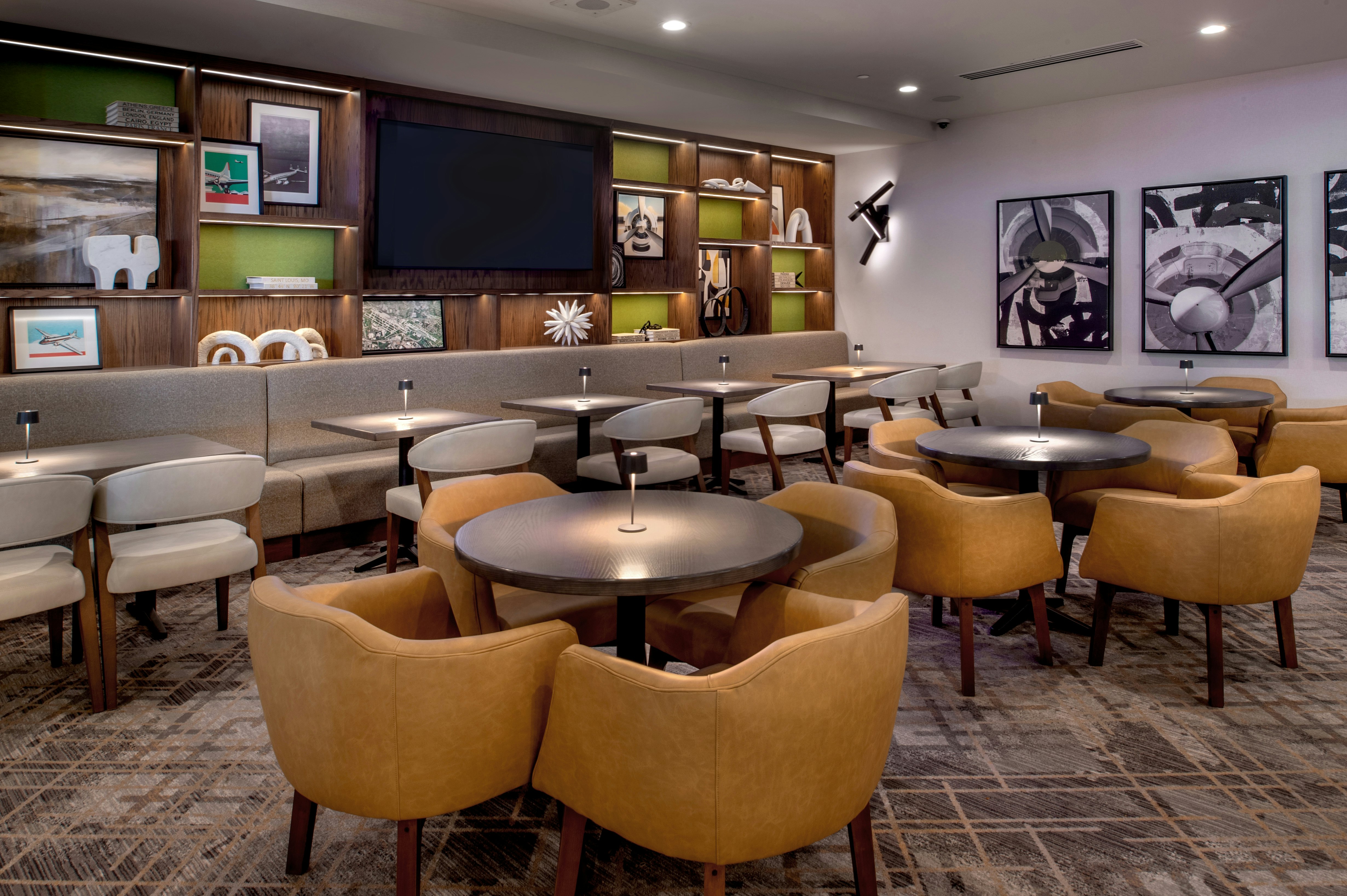 Hilton St. Louis Airport 48/58