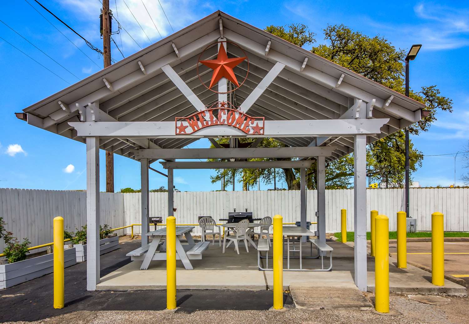 Americas Best Value Inn Columbus, TX 37/41