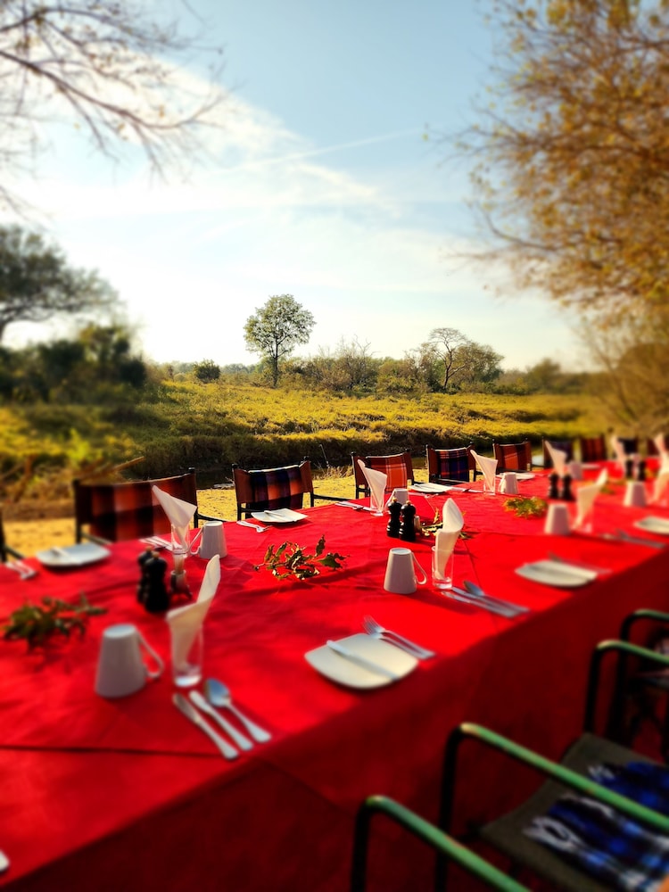 Becks Safari Lodge 72/77