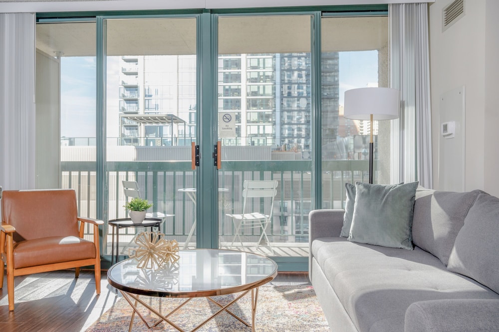 Kasa Chicago River North Apartments 25/50