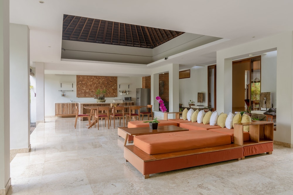 Puri Sebali Resort 54/78