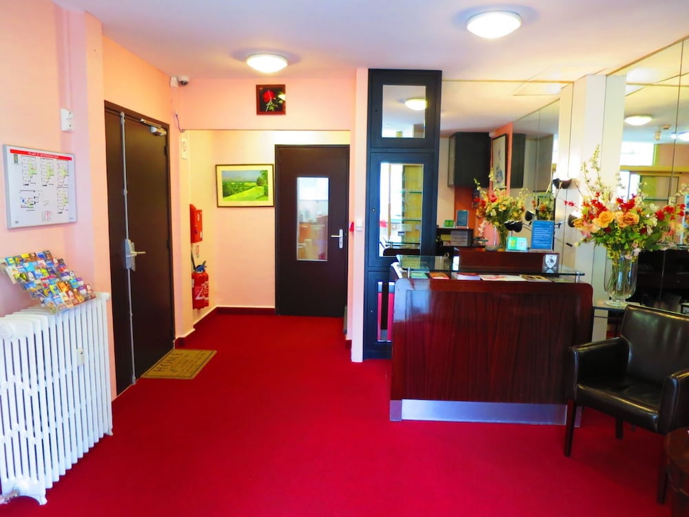 De La Paix Hotel 4/36