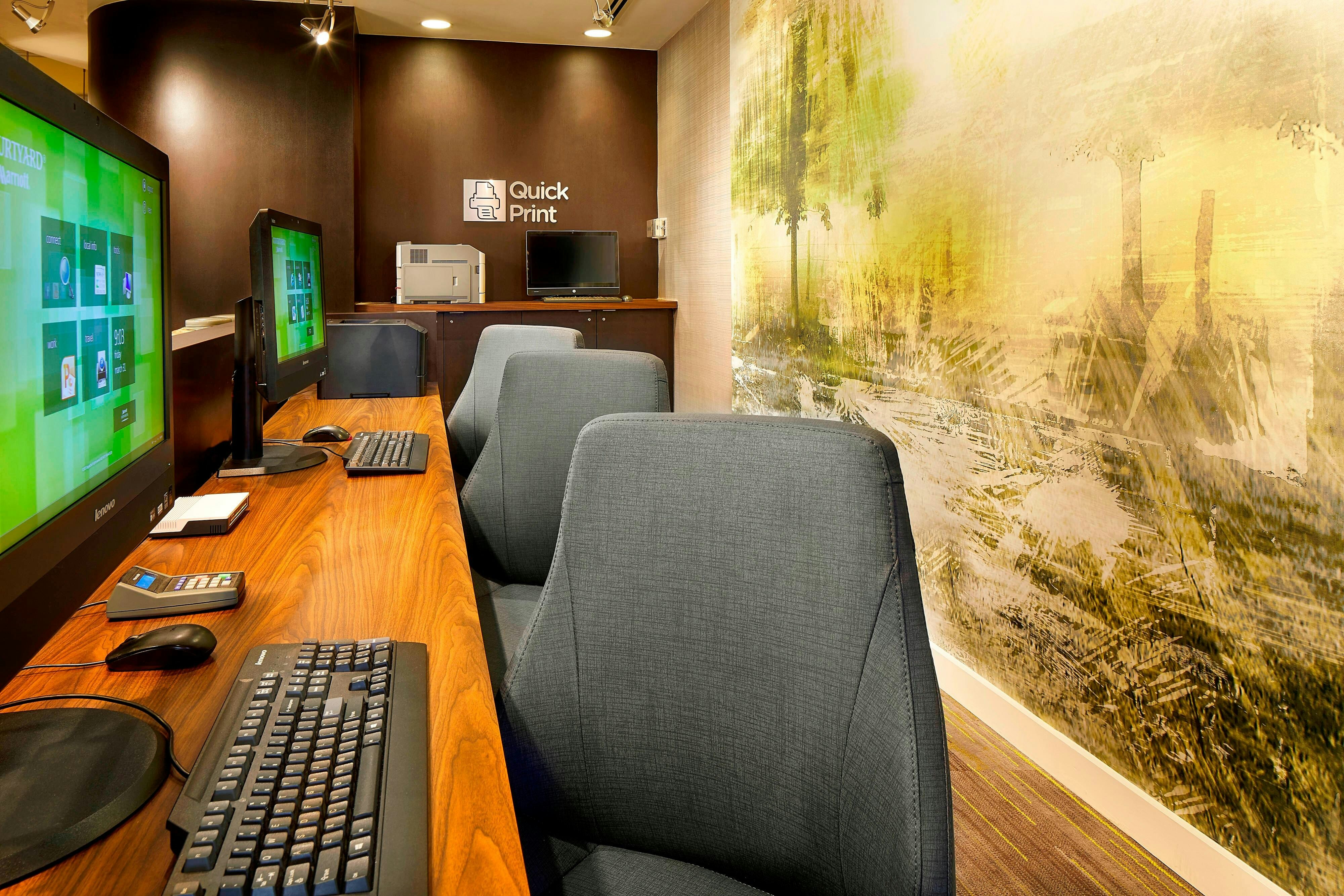 Courtyard By Marriott Edison Woodbridge 40/40