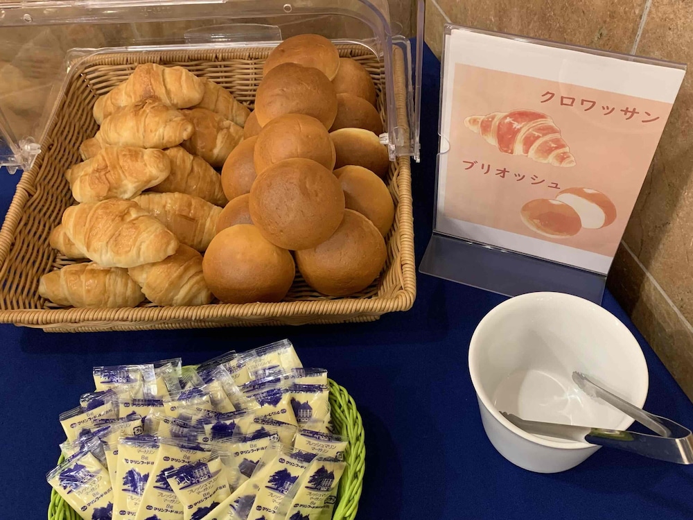 Toyoko Inn Shin-yokohama Ekimae Honkan 28/58