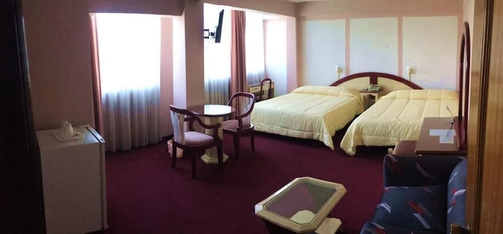 Americana Hotel 24/37