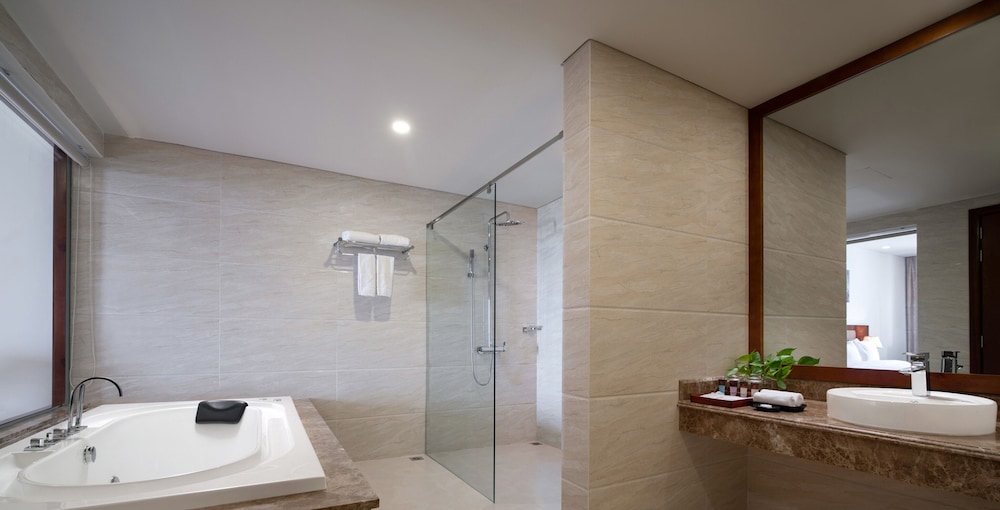 Gold Coast Hotel Resort & Spa 49/50