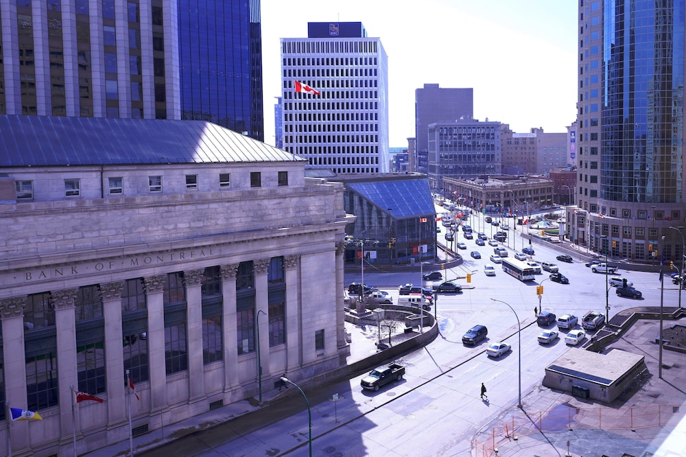 Fairmont Winnipeg 33/69