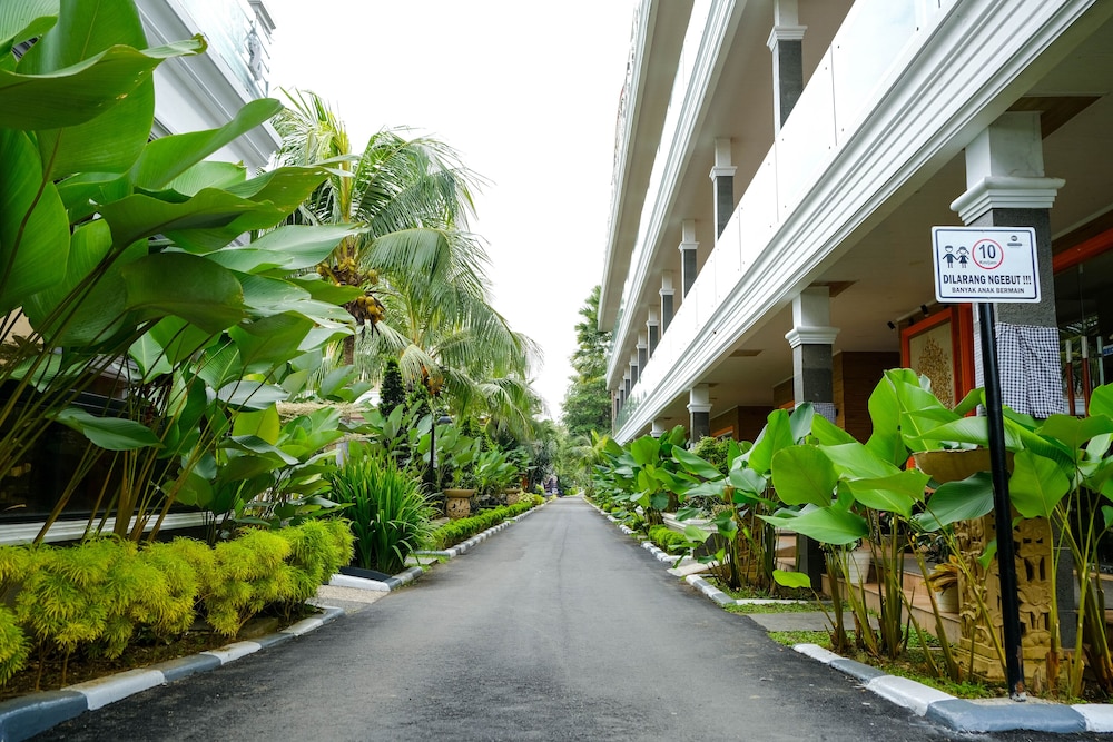 Pancur Gading Hotel and Resort 34/37