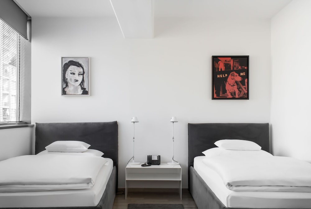 BUSINESS, SINGLE, TWIN BEDS