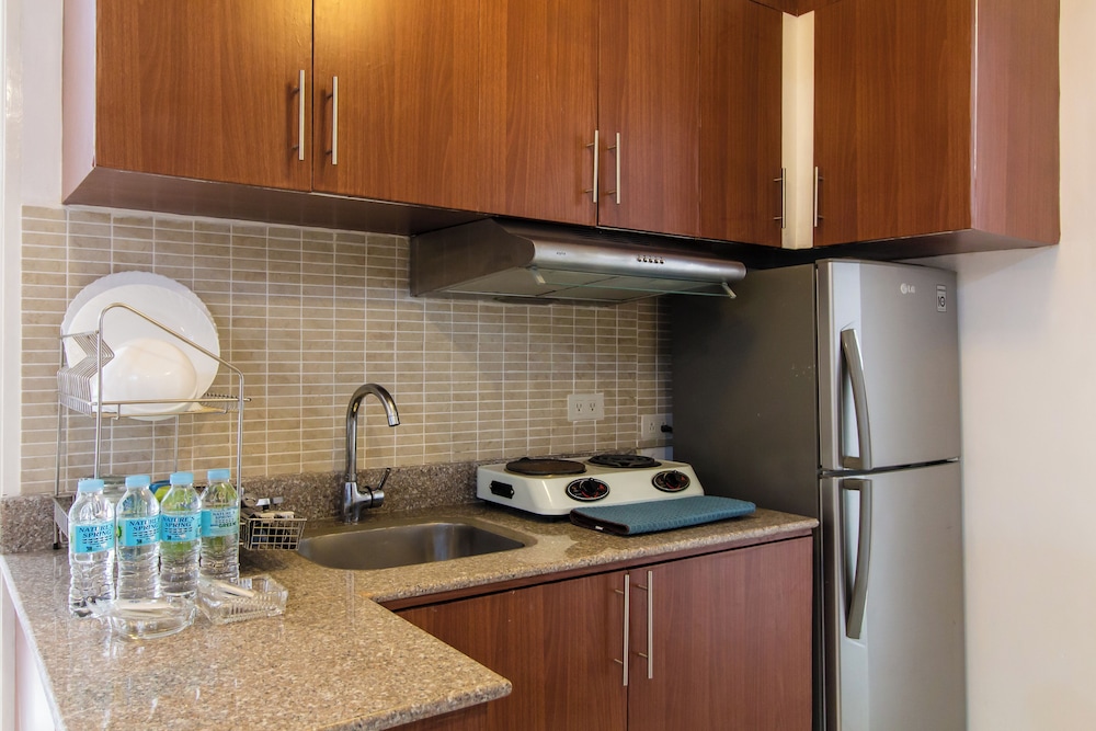 Pacific Bay Grand Suites 48/50