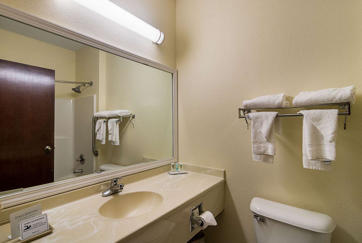 جناح بسرير كينج، Quality Inn & Suites Harvey - Chicago Southland 3/3