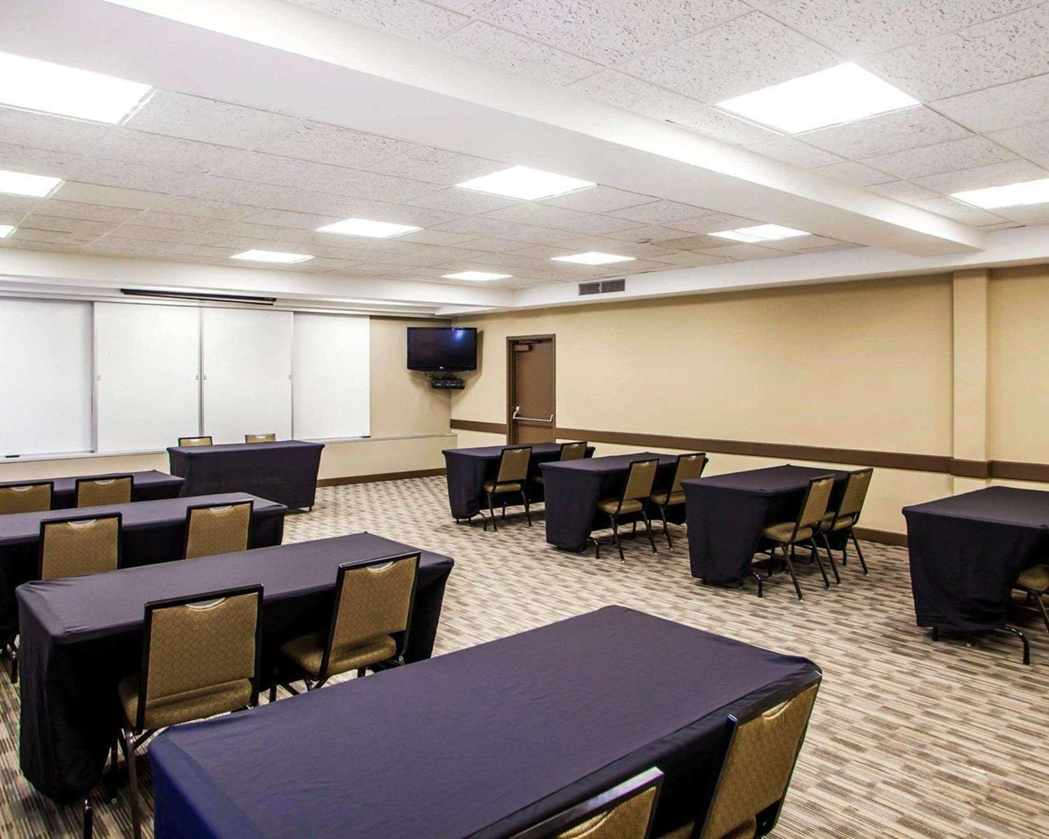 Quality Inn & Suites Peoria 38/50
