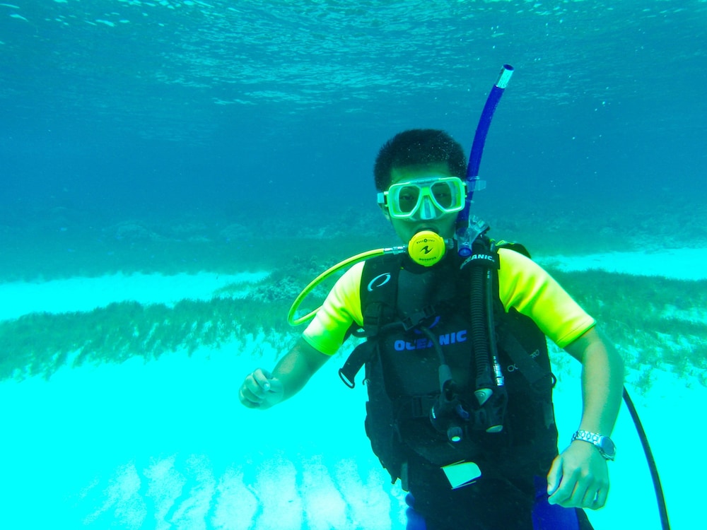 Sherwood Bay Resort & Aqua Sports Dive School 69/75