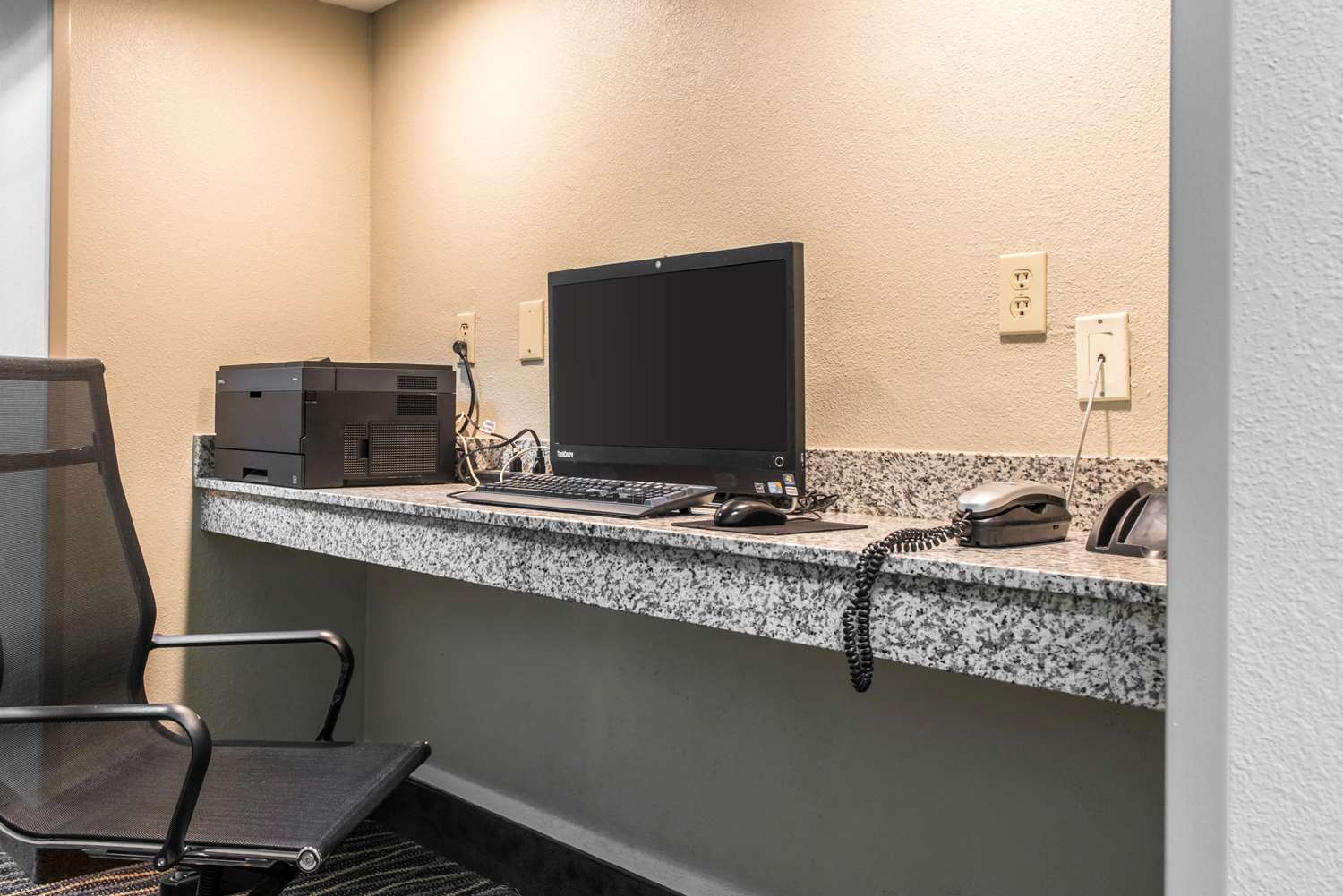 Sleep Inn & Suites Pittsburgh Airport 22/24
