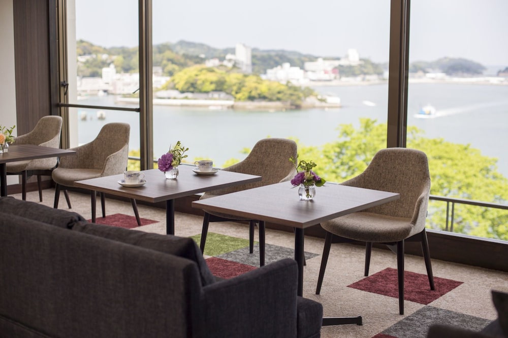 Toba Seaside Hotel 38/54