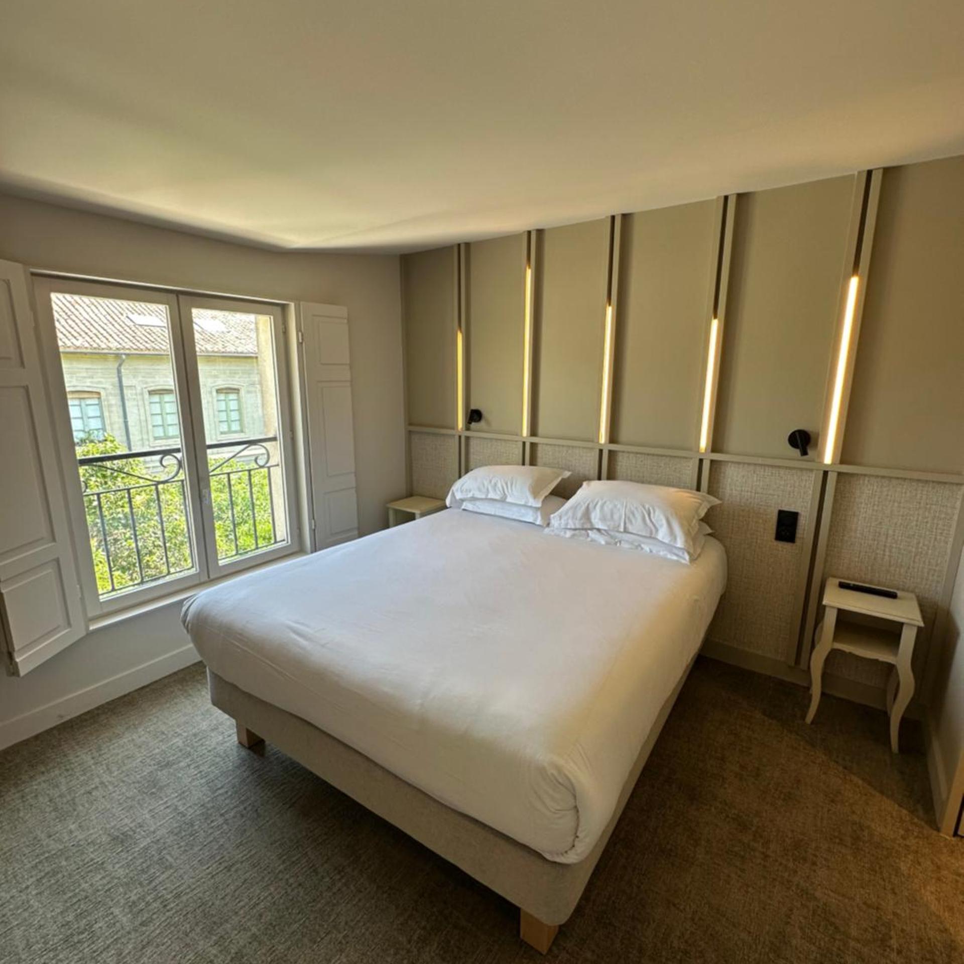 Deluxe, Double Bed, Castle View