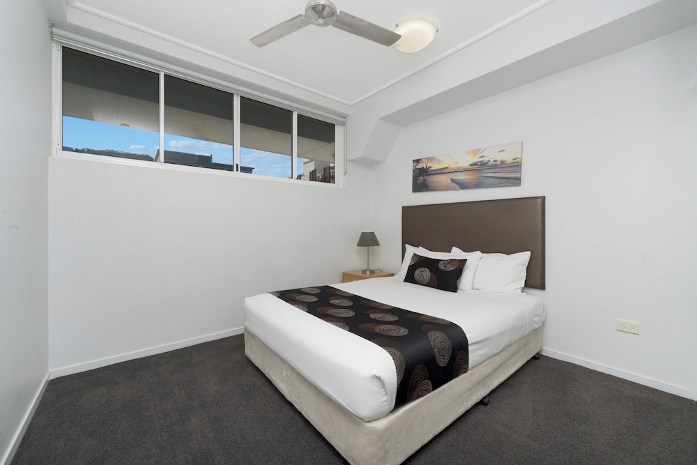 2 BEDROOMS, APARTMENT