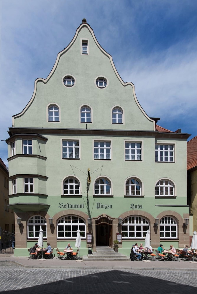 Hotel Restaurant Piazza 5/50
