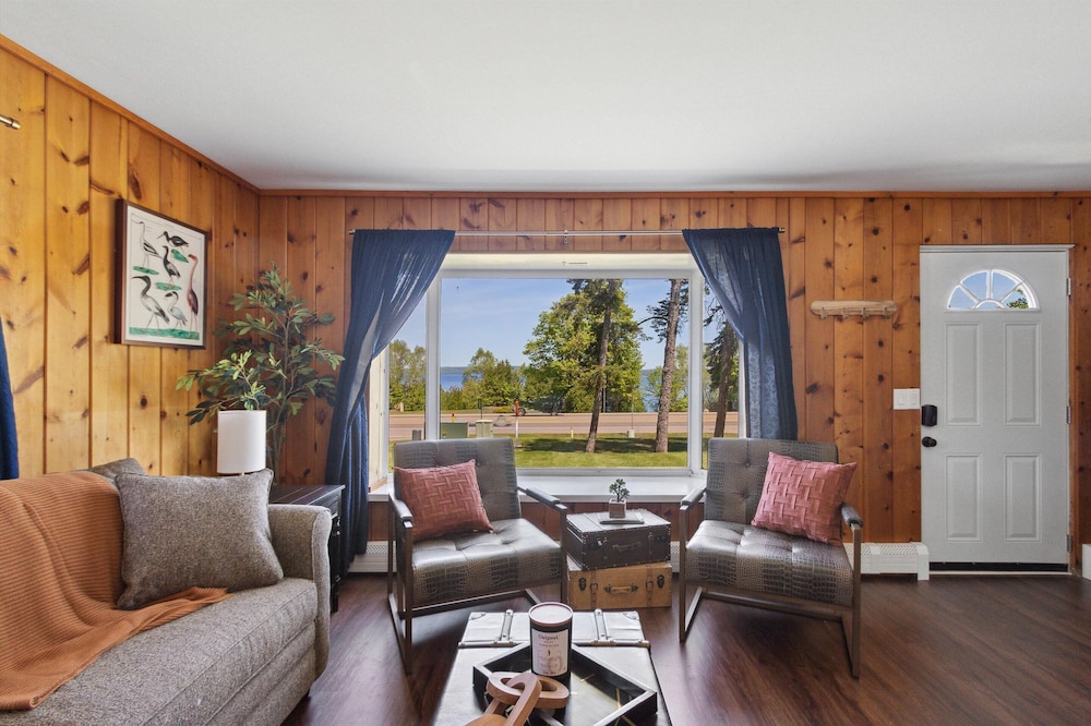 Bay Inn of Petoskey 43/68