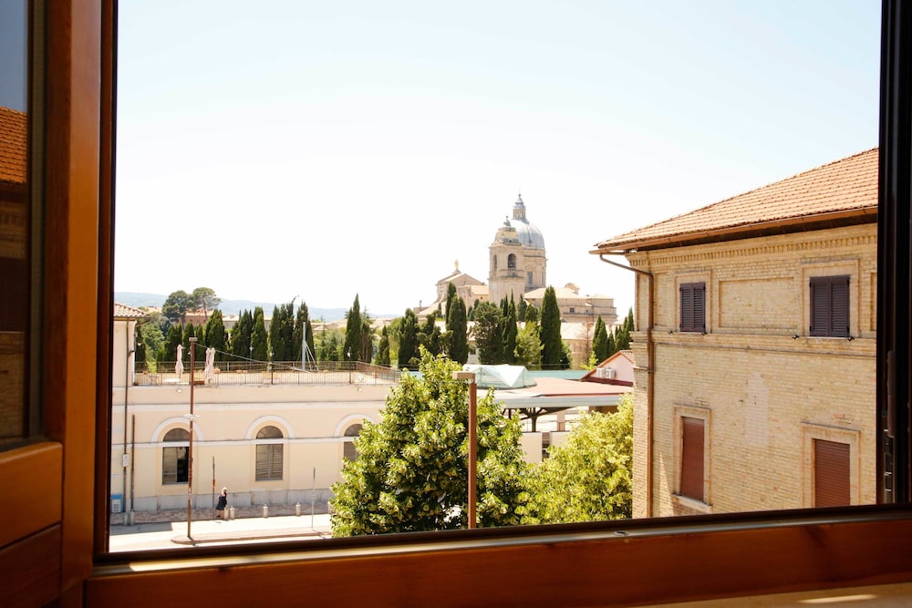 HOTEL MOM ASSISI 44/50