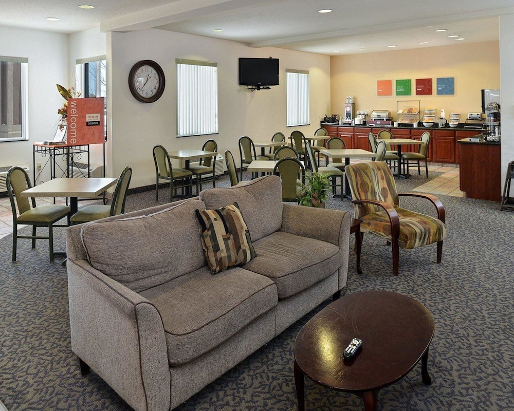 Comfort Inn and Suites Riverton 33/46