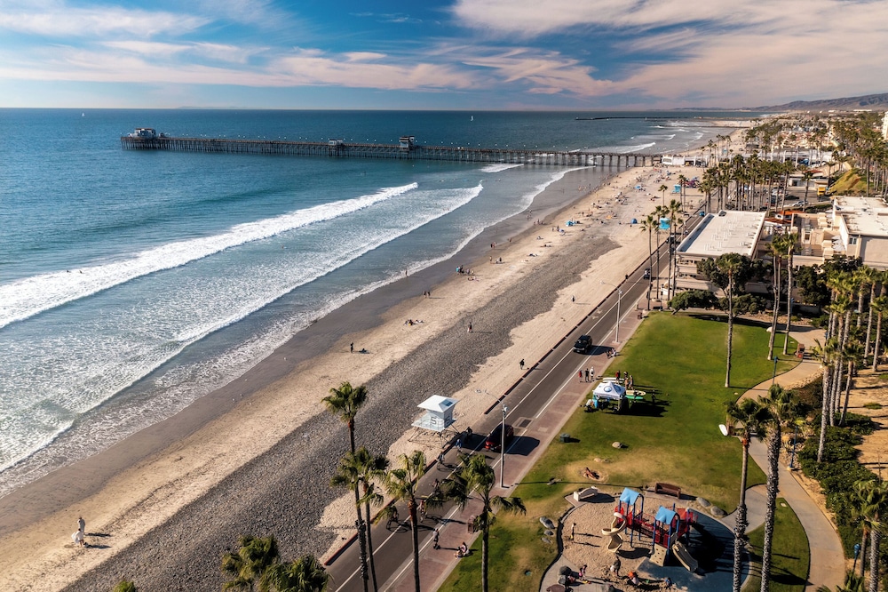 Southern California Beach Club 70/73