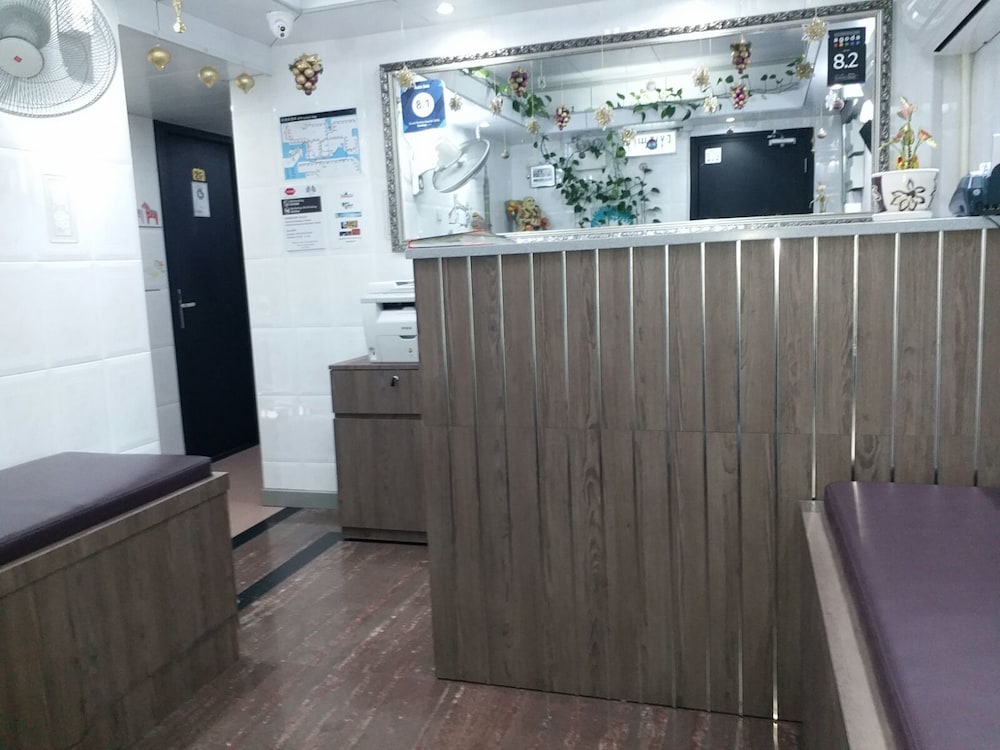 Asia Inn 4/39