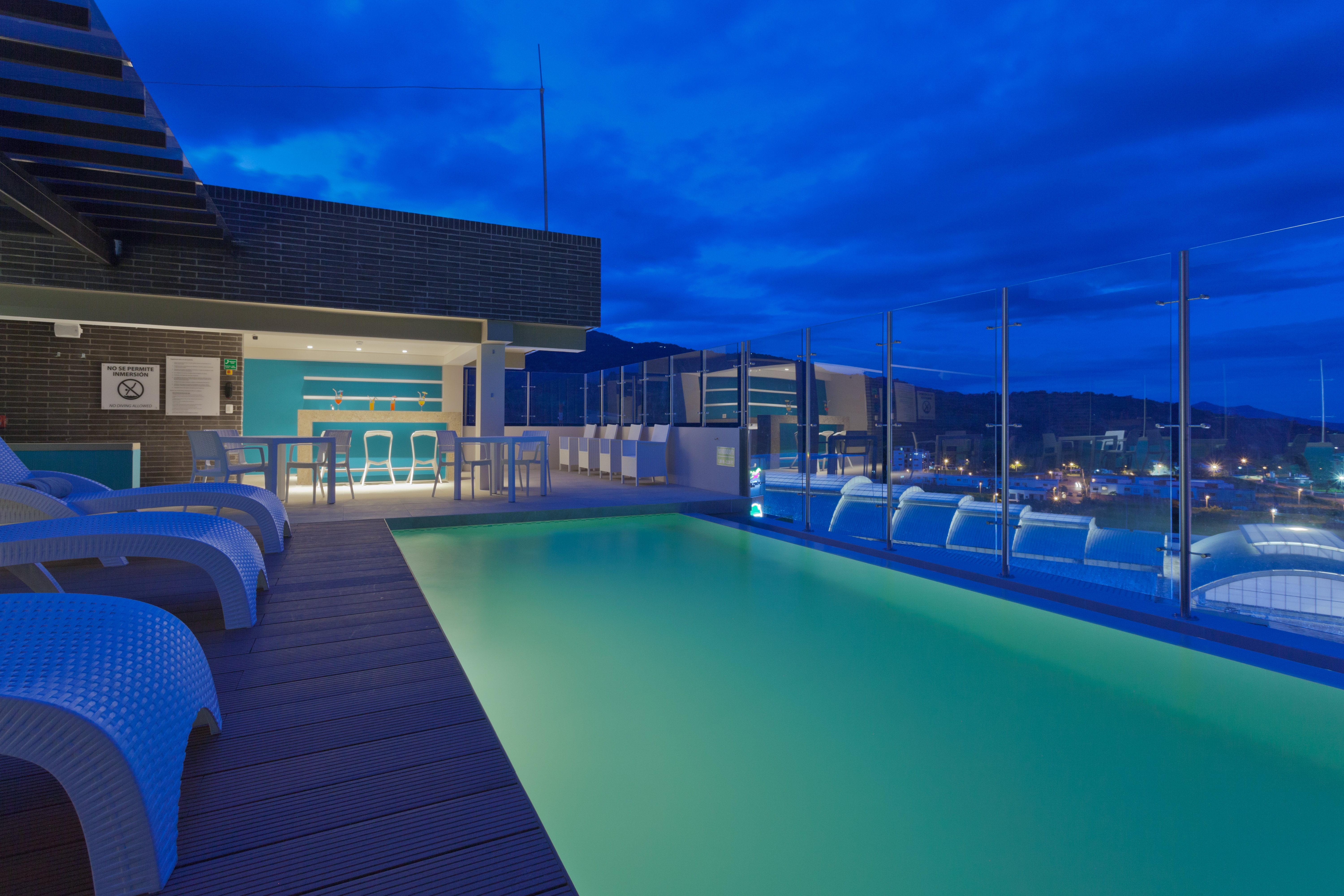HOLIDAY INN EXPRESS YOPAL 33/33