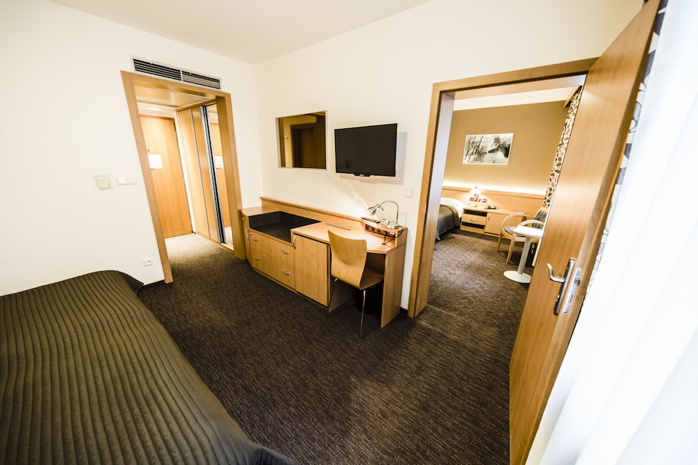 Archibald City Hotel 28/43