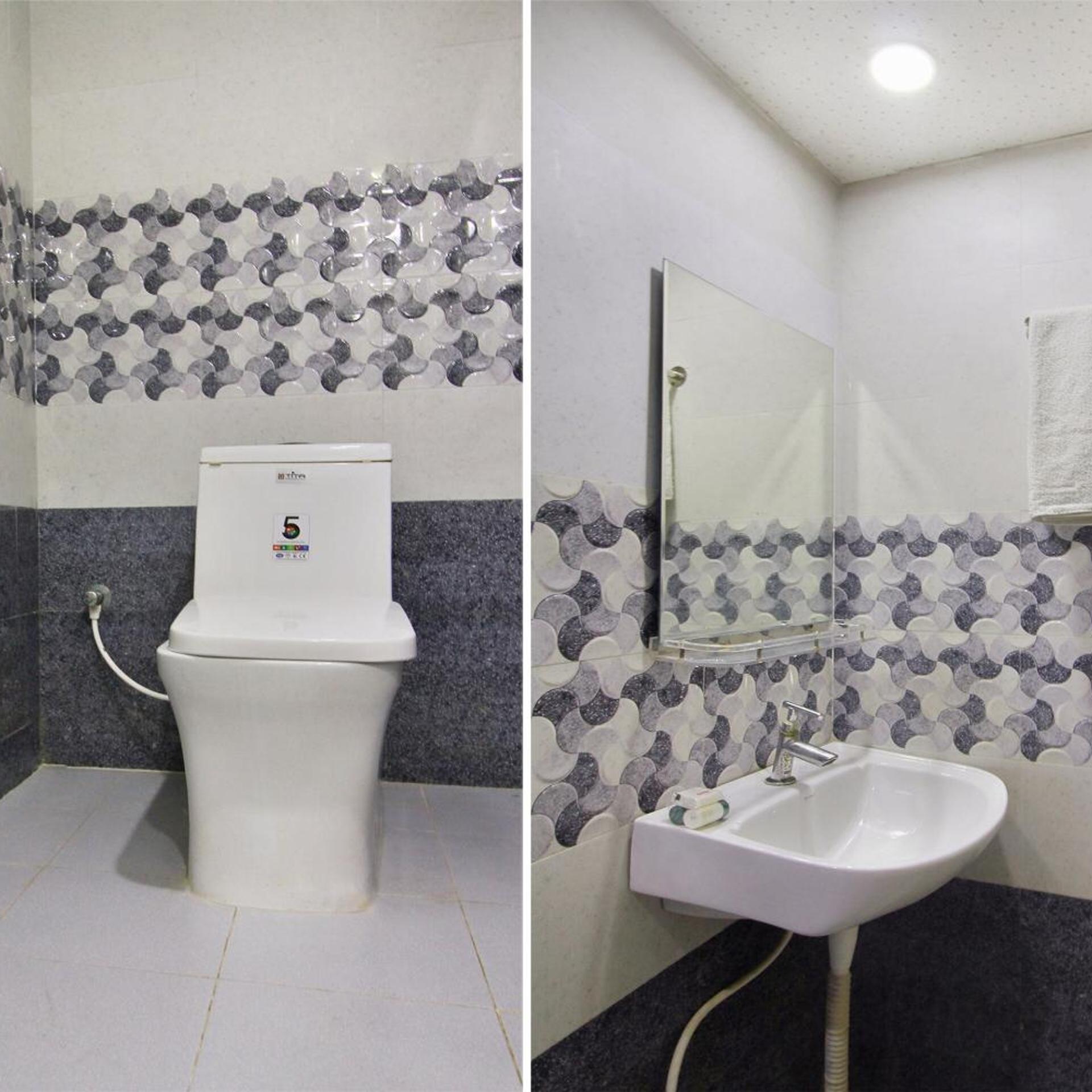 Oyo 4584 India Gate 53/54