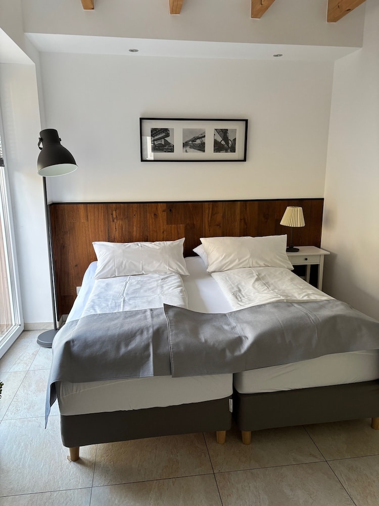 Fachwerk Hotel Wuppertal 9/50