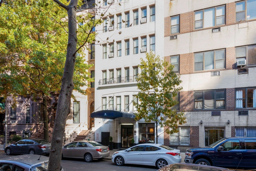La Quinta Inn & Suites by Wyndham New York City Central Park 3/61